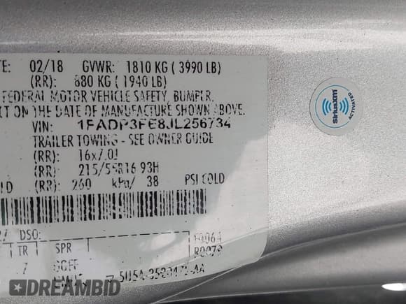 ✅ 2018 Ford Focus SE • VIN: 1FADP3FE8JL256734 • Lot: 42432093. Wystawiony na IAAI z przebiegiem 124 484 mil. Bezpłatny archiwum sprzedaży aukcyjnych z USA i szczegółowy raport historii pojazdu na DreamBid. Zdjęcie 9.