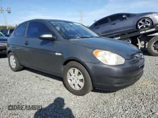 2008 Hyundai Accent GS z VIN KMHCM36C48U068659, wystawiony jako Copart lot #76048994 z przebiegiem 123 108 mil mil oraz Szkoda całkowita • Salvage title. Historia ofert i sprzedaży dostępna na DreamBid. Obrazek 4.