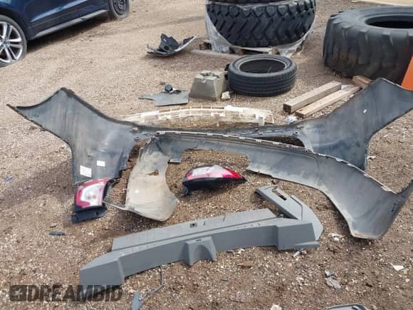 2015 Chevrolet Traverse LT z VIN 1GNKVHKDXFJ112775, wystawiony jako IAAI lot #43396691 z przebiegiem Nie podano mil oraz . Historia ofert i sprzedaży dostępna na DreamBid. Obrazek 12.