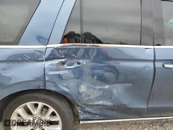 ✅ 2018 Ford Expedition Platinum • VIN: 1FMJU1LT7JEA57414 • Lot: 45929665. Listed on Copart with 145,605 mi. Free auction sales archive from the USA and detailed vehicle history report at DreamBid. Image 11.