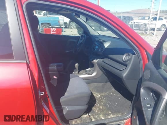 ✅ 2008 Toyota RAV4 Sport • VIN: JTMBK32V186035992 • Lot: 43409385. Listed on IAAI with 178,997 mi. Free auction sales archive from the USA and detailed vehicle history report at DreamBid. Image 5.