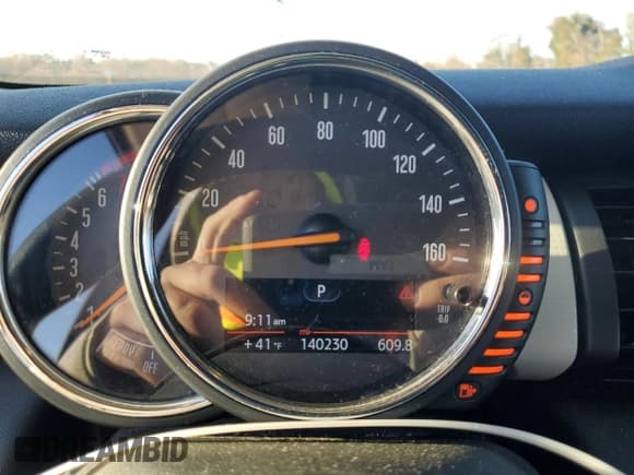 ✅ 2015 MINI Hardtop • VIN: WMWXM5C55F2A94753 • Лот: 92264875. Опубликован ранее на Copart с пробегом 140 230 миль. Бесплатный доступ к архиву аукционных продаж из США и подробный отчёт об истории автомобиля на DreamBid. Изображение 9.