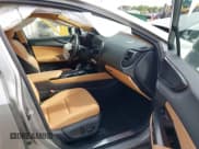 ✅ 2024 Lexus NX 350 Premium • VIN: 2T2GGCEZ5RC058414 • Lot: 43102760. Wystawiony na IAAI z przebiegiem 25 807 mil. Bezpłatny archiwum sprzedaży aukcyjnych z USA i szczegółowy raport historii pojazdu na DreamBid. Zdjęcie 5.