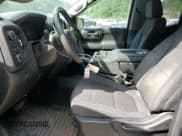 ✅ 2020 Chevrolet Silverado 1500 Custom • VIN: 1GCRYBEF1LZ263638 • Lot: 63218565. Wystawiony na Copart z przebiegiem 106 738 mil. Bezpłatny archiwum sprzedaży aukcyjnych z USA i szczegółowy raport historii pojazdu na DreamBid. Zdjęcie 7.