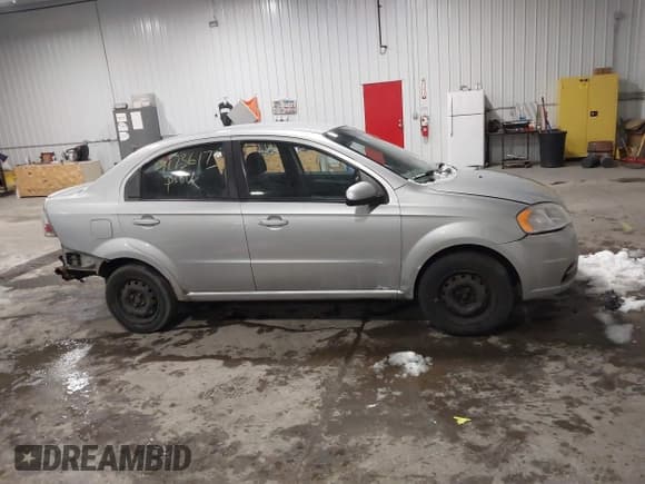 ✅ 2010 Chevrolet Aveo 1LT • VIN: KL1TD5DE6AB125781 • Lot: 41736173. Wystawiony na IAAI z przebiegiem 234 223 mil. Bezpłatny archiwum sprzedaży aukcyjnych z USA i szczegółowy raport historii pojazdu na DreamBid. Zdjęcie 13.