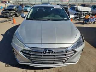 2019 Hyundai Elantra SEL z VIN 5NPD84LF2KH446870, wystawiony jako Copart lot #90880045 z przebiegiem 126 414 mil mil oraz Czysty tytuł • Clean title. Historia ofert i sprzedaży dostępna na DreamBid. Obrazek 5.