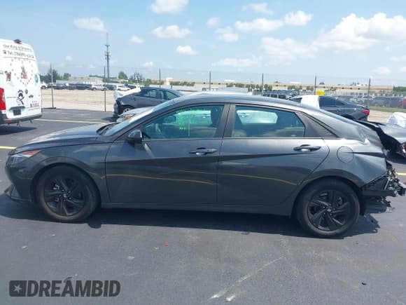 ✅ 2023 Hyundai Elantra SEL • VIN: 5NPLM4AG7PH103787 • Lot: 42334991. Listed on IAAI with 46,647 mi. Free auction sales archive from the USA and detailed vehicle history report at DreamBid. Image 15.