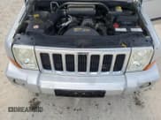 ✅ 2006 Jeep Commander • VIN: 1J8HH48K76C226142 • Lot: 77221434. Wystawiony na Copart z przebiegiem 167 927 mil. Bezpłatny archiwum sprzedaży aukcyjnych z USA i szczegółowy raport historii pojazdu na DreamBid. Zdjęcie 12.