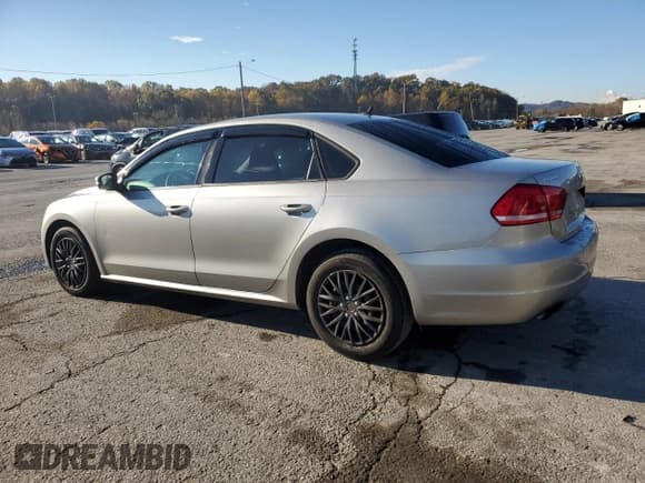 ✅ 2014 Volkswagen Passat S • VIN: 1VWAT7A3XEC049867 • Lot: 91089775. Wystawiony na Copart z przebiegiem 124 506 mil. Bezpłatny archiwum sprzedaży aukcyjnych z USA i szczegółowy raport historii pojazdu na DreamBid. Zdjęcie 2.