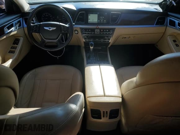 ✅ 2016 Hyundai Genesis 3.8L • VIN: KMHGN4JE4GU107164 • Lot: 87932865. Wystawiony na Copart z przebiegiem 143 186 mil. Bezpłatny archiwum sprzedaży aukcyjnych z USA i szczegółowy raport historii pojazdu na DreamBid. Zdjęcie 8.