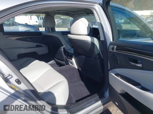 ✅ 2014 Lexus LS 460 L • VIN: JTHGL5EF9E5053398 • Лот: 43696263. Опубликован ранее на IAAI с пробегом 117 545 миль. Бесплатный доступ к архиву аукционных продаж из США и подробный отчёт об истории автомобиля на DreamBid. Изображение 8.