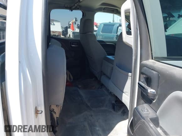 ✅ 2018 Chevrolet Silverado 2500HD Work Truck • VIN: 1GC2CUEG7JZ259899 • Lot: 42549205. Wystawiony na IAAI z przebiegiem 330 512 mil. Bezpłatny archiwum sprzedaży aukcyjnych z USA i szczegółowy raport historii pojazdu na DreamBid. Zdjęcie 6.