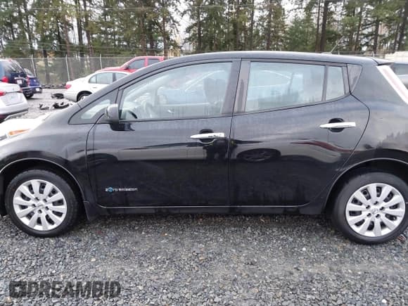 ✅ 2017 Nissan LEAF S • VIN: 1N4BZ0CP5HC308160 • Lot: 43820693. Listed on IAAI with 21,078 mi. Free auction sales archive from the USA and detailed vehicle history report at DreamBid. Image 15.