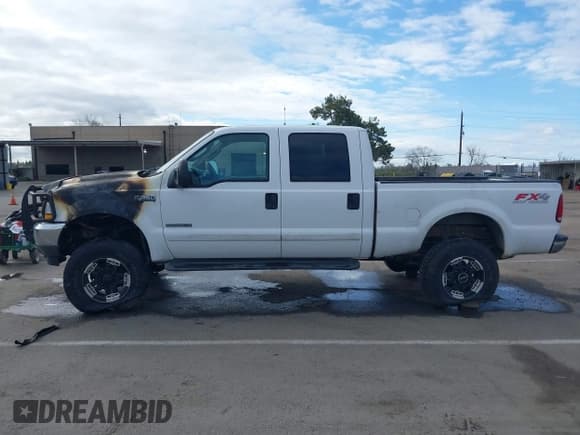 ✅ 2003 Ford F-250 XL • VIN: 1FTNW21F43EA49194 • Lot: 41731570. Wystawiony na IAAI z przebiegiem Nie podano. Bezpłatny archiwum sprzedaży aukcyjnych z USA i szczegółowy raport historii pojazdu na DreamBid. Zdjęcie 14.