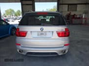 ✅ 2012 BMW X5 35d • VIN: 5UXZW0C53CL674187 • Lot: 42274931. Listed on IAAI with 272,642 mi. Free auction sales archive from the USA and detailed vehicle history report at DreamBid. Image 16.