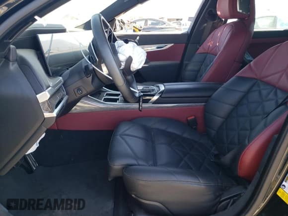 ✅ 2023 BMW 7 Series 740i • VIN: WBA23EH02PCM76130 • Лот: 71762954. Опубликован ранее на Copart с пробегом 17 707 миль. Бесплатный доступ к архиву аукционных продаж из США и подробный отчёт об истории автомобиля на DreamBid. Изображение 7.