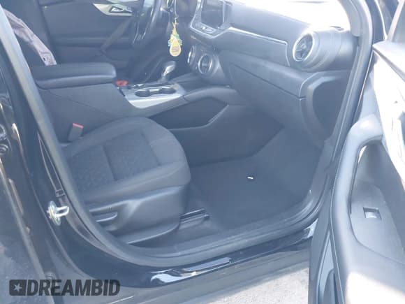 ✅ 2021 Chevrolet Blazer LT • VIN: 3GNKBCRS9MS548464 • Lot: 43570570. Listed on IAAI with 90,589 mi. Free auction sales archive from the USA and detailed vehicle history report at DreamBid. Image 5.