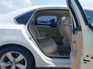 ✅ 2013 Volkswagen Passat SE • VIN: 1VWBN7A38DC132775 • Lot: 43208784. Listed on IAAI with 88,062 mi. Free auction sales archive from the USA and detailed vehicle history report at DreamBid. Image 8.