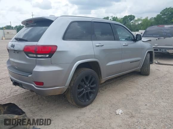 ✅ 2017 Jeep Grand Cherokee Altitude • VIN: 1C4RJEAG9HC788932 • Лот: 42068148. Опубликован ранее на IAAI с пробегом 161 325 миль. Бесплатный доступ к архиву аукционных продаж из США и подробный отчёт об истории автомобиля на DreamBid. Изображение 4.