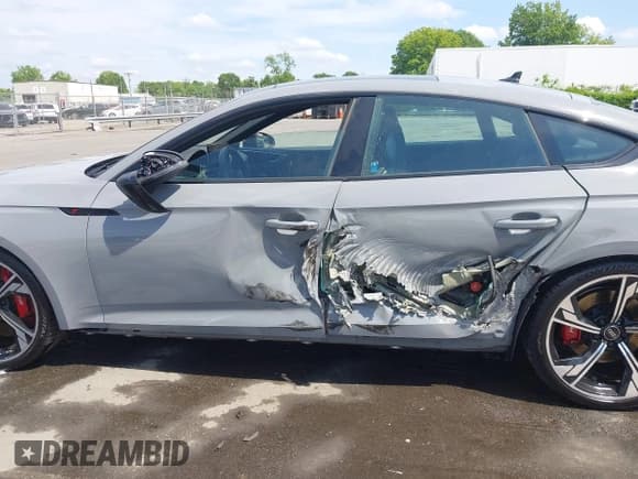 ✅ 2022 Audi RS 5 Sportback • VIN: WUAAWCF5XNA900738 • Lot: 42064377. Listed on IAAI with 29,620 mi. Free auction sales archive from the USA and detailed vehicle history report at DreamBid. Image 14.