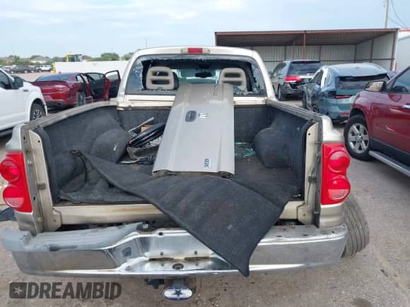 2005 Dodge Dakota Laramie с VIN 1D7HE58N25S202907, выставлен на аукционе IAAI как лот 42654313 с пробегом 245 284 миль миль и . История ставок и продаж доступна на DreamBid. Изображение 17.