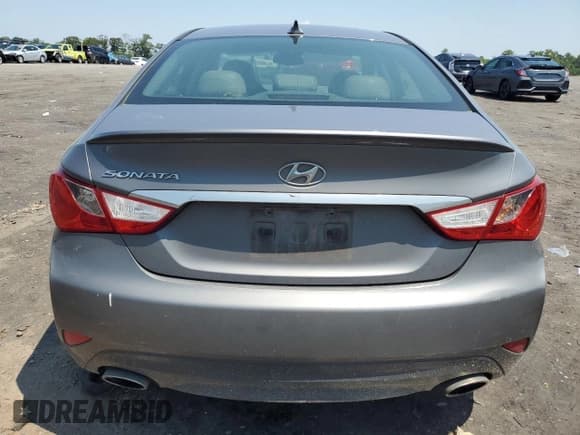 ✅ 2014 Hyundai Sonata SE • VIN: 5NPEC4AC6EH890429 • Lot: 62877194. Listed on Copart with 379,393 mi. Free auction sales archive from the USA and detailed vehicle history report at DreamBid. Image 6.