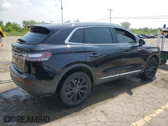 ✅ 2021 Lincoln Nautilus Reserve • VIN: 2LMPJ8K92MBL12248 • Lot: 59889885. Wystawiony na Copart z przebiegiem 59 139 mil. Bezpłatny archiwum sprzedaży aukcyjnych z USA i szczegółowy raport historii pojazdu na DreamBid. Zdjęcie 3.