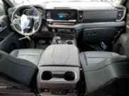 ✅ 2024 Chevrolet Silverado 1500 LT Trail Boss • VIN: 3GCUDFE82RG137103 • Лот: 84607875. Опубликован ранее на Copart с пробегом 10 535 миль. Бесплатный доступ к архиву аукционных продаж из США и подробный отчёт об истории автомобиля на DreamBid. Изображение 8.