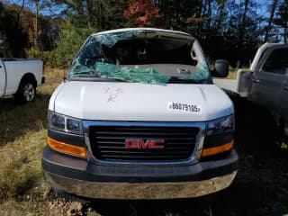 ✅ 2025 GMC Savana LT • VIN: 1GJZ7PF75S1102870 • Lot: 86079105. Wystawiony na Copart z przebiegiem 15 234 mil. Bezpłatny archiwum sprzedaży aukcyjnych z USA i szczegółowy raport historii pojazdu na DreamBid. Zdjęcie 5.