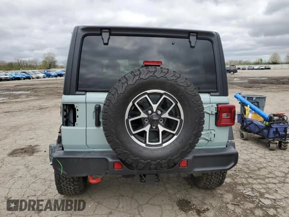 ✅ 2024 Jeep Wrangler Rubicon • VIN: 1C4PJXFG8RW263453 • Lot: 53976365. Wystawiony na Copart z przebiegiem 17 779 mil. Bezpłatny archiwum sprzedaży aukcyjnych z USA i szczegółowy raport historii pojazdu na DreamBid. Zdjęcie 6.