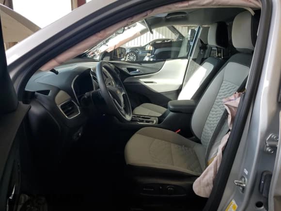 ✅ 2021 Chevrolet Equinox LS • VIN: 3GNAXHEV4MS179748 • Lot: 89657275. Wystawiony na Copart z przebiegiem Nie podano. Bezpłatny archiwum sprzedaży aukcyjnych z USA i szczegółowy raport historii pojazdu na DreamBid. Zdjęcie 7.