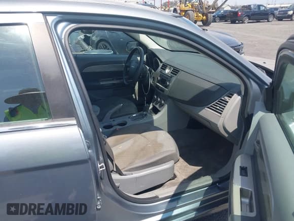 ✅ 2008 Chrysler Sebring LX • VIN: 1C3LC46J48N285025 • Лот: 43218588. Опубликован ранее на IAAI с пробегом 102 454 миль. Бесплатный доступ к архиву аукционных продаж из США и подробный отчёт об истории автомобиля на DreamBid. Изображение 5.