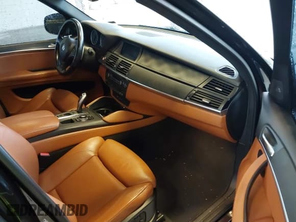 ✅ 2013 BMW X5 M • VIN: 5YMGY0C54DLL15734 • Lot: 43678676. Wystawiony na IAAI z przebiegiem 99 167 mil. Bezpłatny archiwum sprzedaży aukcyjnych z USA i szczegółowy raport historii pojazdu na DreamBid. Zdjęcie 5.