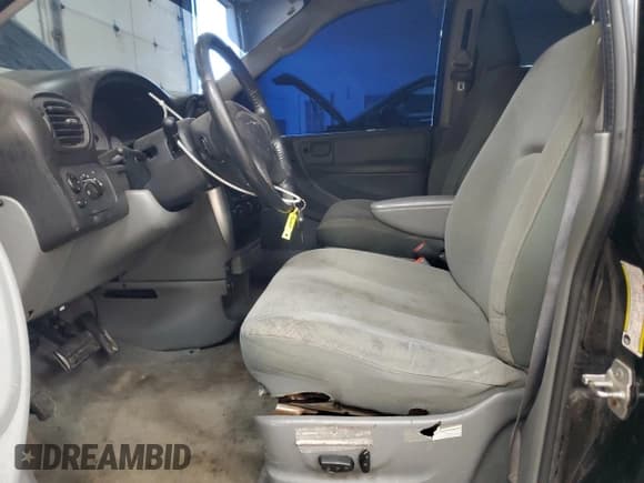 ✅ 2007 Chrysler Town & Country Touring • VIN: 2A4GP54L27R310365 • Lot: 90981405. Listed on Copart with 210,527 mi. Free auction sales archive from the USA and detailed vehicle history report at DreamBid. Image 7.