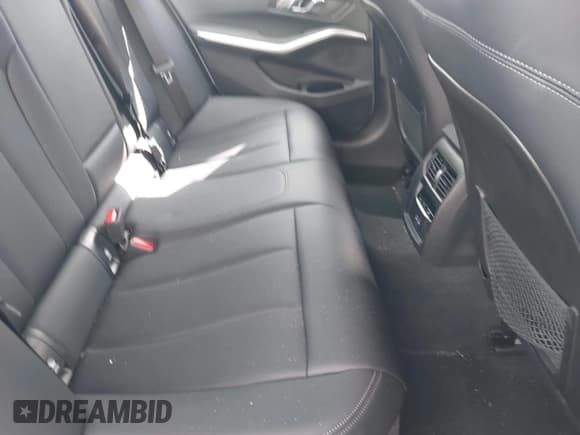 ✅ 2023 BMW 3 Series M340i • VIN: 3MW49FS08P8D30778 • Lot: 43538206. Wystawiony na IAAI z przebiegiem 17 316 mil. Bezpłatny archiwum sprzedaży aukcyjnych z USA i szczegółowy raport historii pojazdu na DreamBid. Zdjęcie 8.