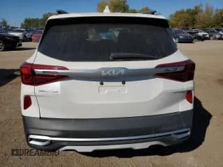 ✅ 2022 Kia Seltos SX • VIN: KNDETCA2XN7278322 • Лот: 82550575. Опубликован ранее на Copart с пробегом 53 869 миль. Бесплатный доступ к архиву аукционных продаж из США и подробный отчёт об истории автомобиля на DreamBid. Изображение 6.