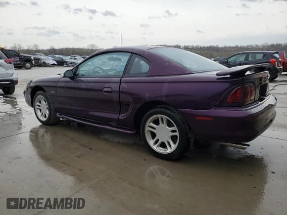 ✅ 1996 Ford Mustang GT • VIN: 1FALP42X8TF196321 • Lot: 50874885. Wystawiony na Copart z przebiegiem 86 945 mil. Bezpłatny archiwum sprzedaży aukcyjnych z USA i szczegółowy raport historii pojazdu na DreamBid. Zdjęcie 2.