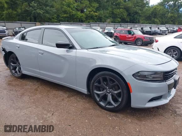 2020 Dodge Charger SXT с VIN 2C3CDXBG4LH241259, выставлен на аукционе IAAI как лот 43293970 с пробегом 53 950 миль миль и . История ставок и продаж доступна на DreamBid. Изображение 1.