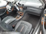 ✅ 2005 Mercedes-Benz CLK 500 • VIN: WDBTK75J15F160926 • Лот: 63806815. Опубликован ранее на Copart с пробегом 137 482 миль. Бесплатный доступ к архиву аукционных продаж из США и подробный отчёт об истории автомобиля на DreamBid. Изображение 8.