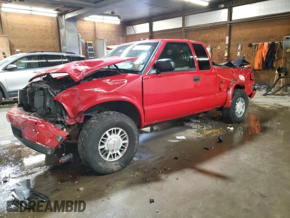 ✅ 2000 GMC Sonoma SLS • VIN: 1GTCT19W7Y8295371 • Lot: 78570054. Listed on Copart with 147,987 mi. Free auction sales archive from the USA and detailed vehicle history report at DreamBid. Image 1.