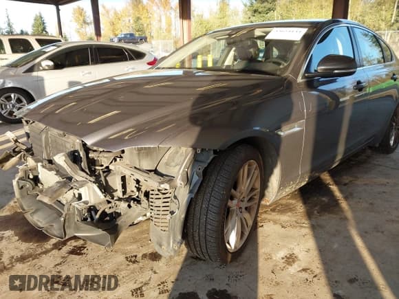 ✅ 2017 Jaguar XF 35t Prestige • VIN: SAJBK4BV5HCY26602 • Лот: 43654144. Опубликован ранее на IAAI с пробегом 117 159 миль. Бесплатный доступ к архиву аукционных продаж из США и подробный отчёт об истории автомобиля на DreamBid. Изображение 6.