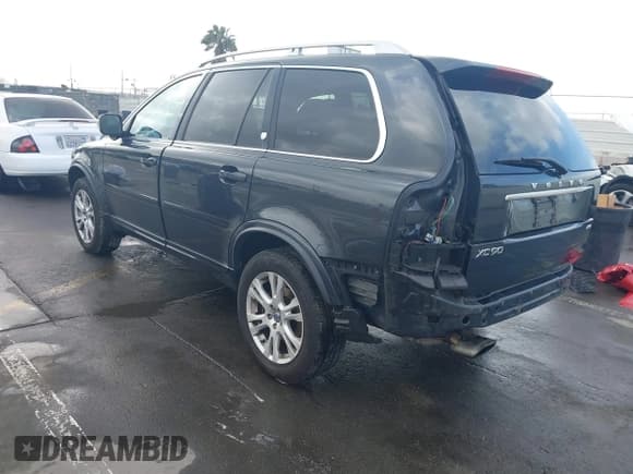 ✅ 2014 Volvo XC90 • VIN: YV4952CZ7E1684316 • Lot: 41901513. Listed on IAAI with 100,266 mi. Free auction sales archive from the USA and detailed vehicle history report at DreamBid. Image 3.
