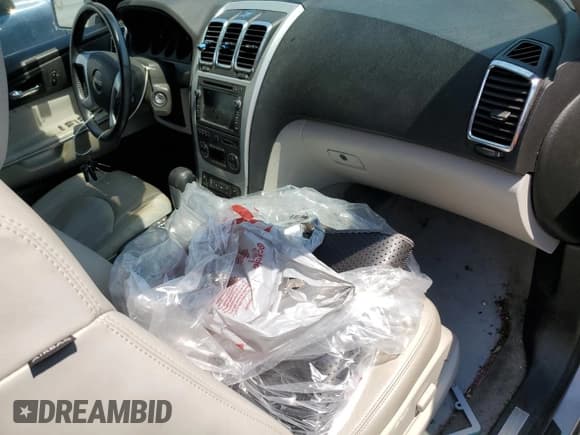 ✅ 2012 GMC Acadia SLT1 • VIN: 1GKKVRED7CJ230003 • Lot: 68687005. Wystawiony na Copart z przebiegiem 95 316 mil. Bezpłatny archiwum sprzedaży aukcyjnych z USA i szczegółowy raport historii pojazdu na DreamBid. Zdjęcie 8.