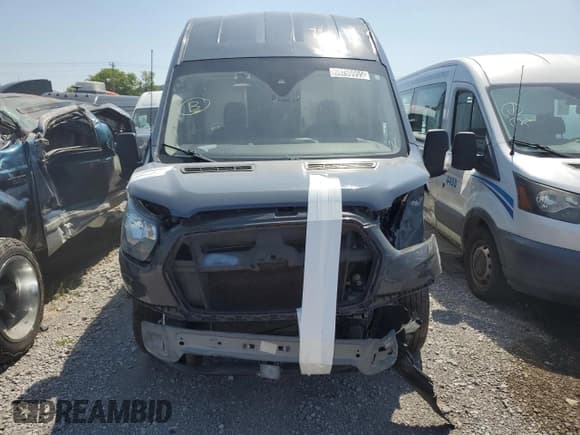 ✅ 2020 Ford Transit Cargo • VIN: 1FTBR3X80LKA28630 • Lot: 81219295. Wystawiony na Copart z przebiegiem 123 877 mil. Bezpłatny archiwum sprzedaży aukcyjnych z USA i szczegółowy raport historii pojazdu na DreamBid. Zdjęcie 5.
