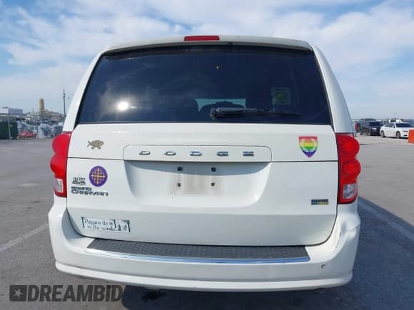 ✅ 2013 Dodge Grand Caravan SXT • VIN: 2C4RDGCG6DR520244 • Lot: 43357565. Wystawiony na IAAI z przebiegiem 184 872 mil. Bezpłatny archiwum sprzedaży aukcyjnych z USA i szczegółowy raport historii pojazdu na DreamBid. Zdjęcie 17.