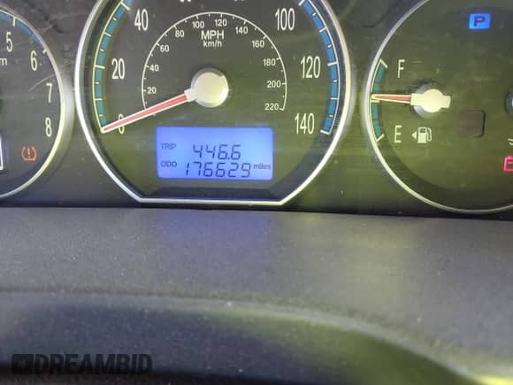 2007 Hyundai Santa Fe SE с VIN 5NMSH13E47H089726, выставлен на аукционе IAAI как лот 43542323 с пробегом 176 629 миль миль и . История ставок и продаж доступна на DreamBid. Изображение 7.