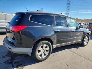 ✅ 2010 Chevrolet Traverse 2LT • VIN: 1GNLVGED6AS105934 • Lot: 87018565. Wystawiony na Copart z przebiegiem 240 682 mil. Bezpłatny archiwum sprzedaży aukcyjnych z USA i szczegółowy raport historii pojazdu na DreamBid. Zdjęcie 3.