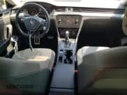 ✅ 2020 Volkswagen Arteon SE • VIN: WVWBR7AN9LE015217 • Лот: 48893814. Опубликован ранее на Copart с пробегом 65 584 миль. Бесплатный доступ к архиву аукционных продаж из США и подробный отчёт об истории автомобиля на DreamBid. Изображение 8.