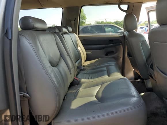 ✅ 2003 Chevrolet Suburban LS • VIN: 3GNFK16Z73G208674 • Лот: 61696085. Опубликован ранее на Copart с пробегом 224 996 миль. Бесплатный доступ к архиву аукционных продаж из США и подробный отчёт об истории автомобиля на DreamBid. Изображение 11.