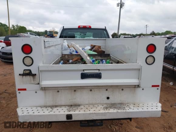 ✅ 2017 Chevrolet Silverado 2500HD Work Truck • VIN: 1GB1KUEGXHF219881 • Лот: 41936291. Опубликован ранее на IAAI с пробегом 186 761 миль. Бесплатный доступ к архиву аукционных продаж из США и подробный отчёт об истории автомобиля на DreamBid. Изображение 16.